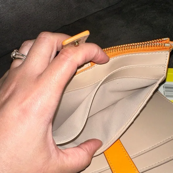 BNWT MARC JACOBS WALLET/WRISTLET - THE MARC - PICK ONE - Picture 5 of 7